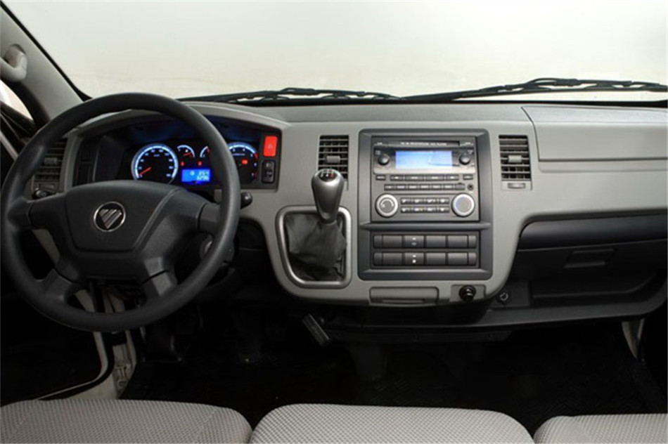 2014款 2.0L经典版短轴平顶486EQV4 内饰