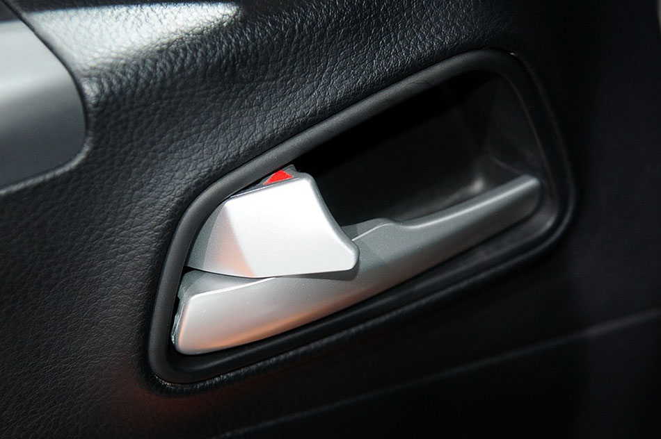 瑞风M3  2014款 基本型 座椅空间