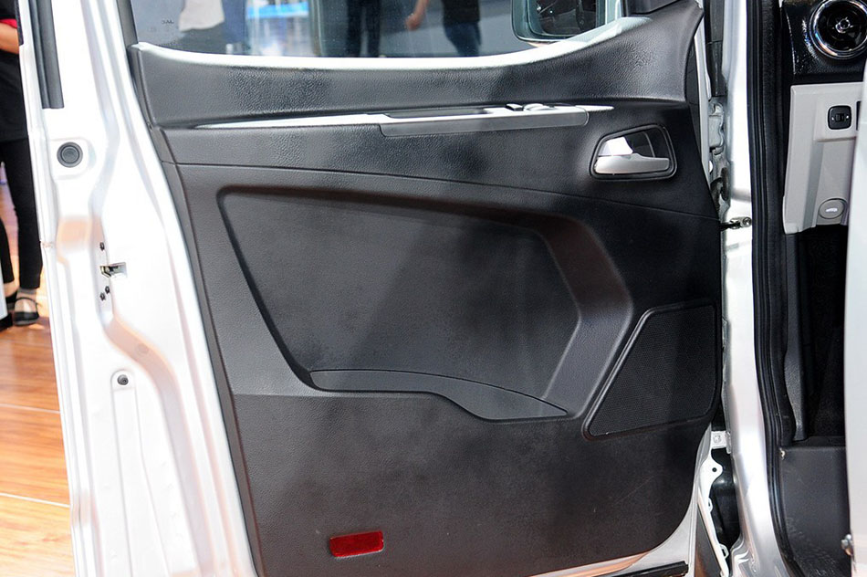 瑞风M3  2014款 基本型 座椅空间