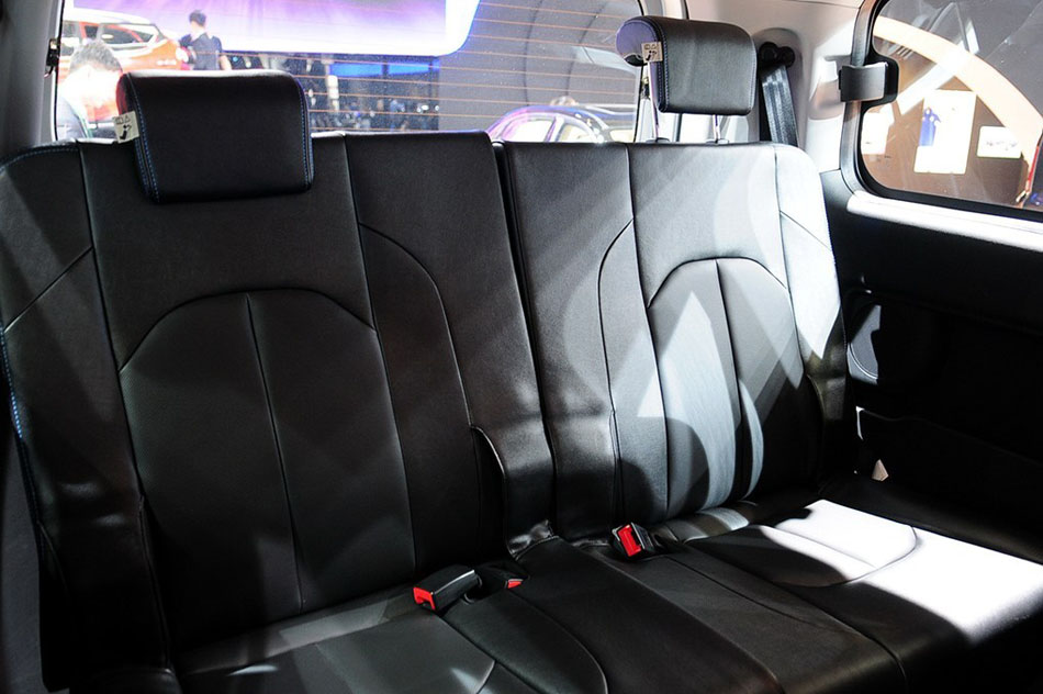 瑞风M3  2014款 基本型 座椅空间