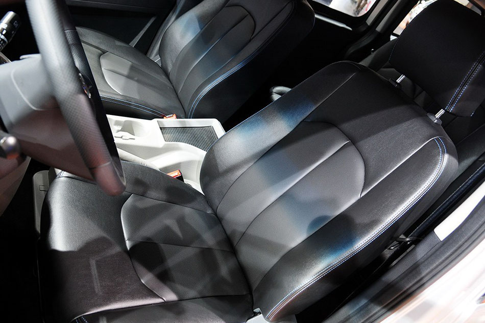 瑞风M3  2014款 基本型 座椅空间