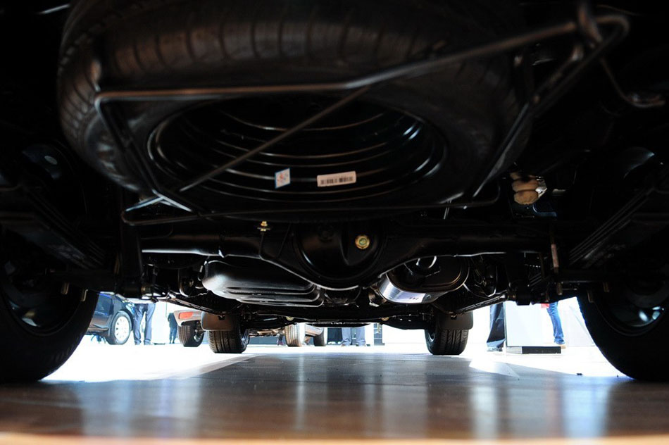 瑞风M3  2014款 基本型 引擎底盘