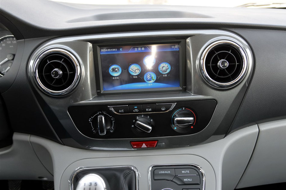 2015款 1.6L 豪华智能型 内饰