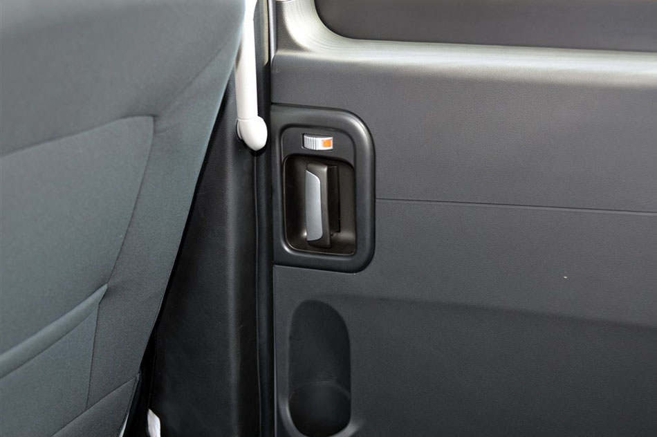 2015款 1.6L 豪华智能型 座椅空间