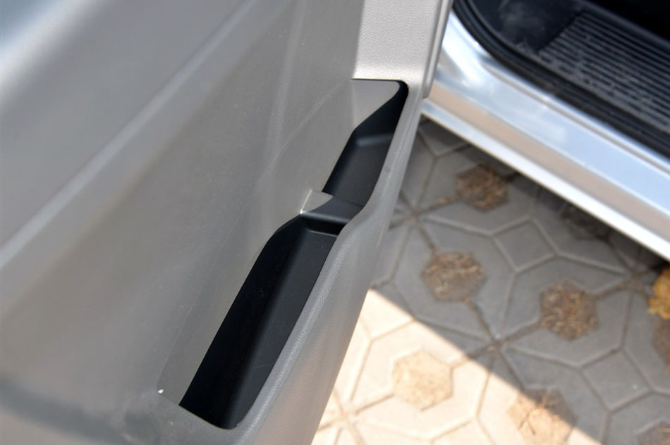 2015款 1.6L 豪华智能型 座椅空间