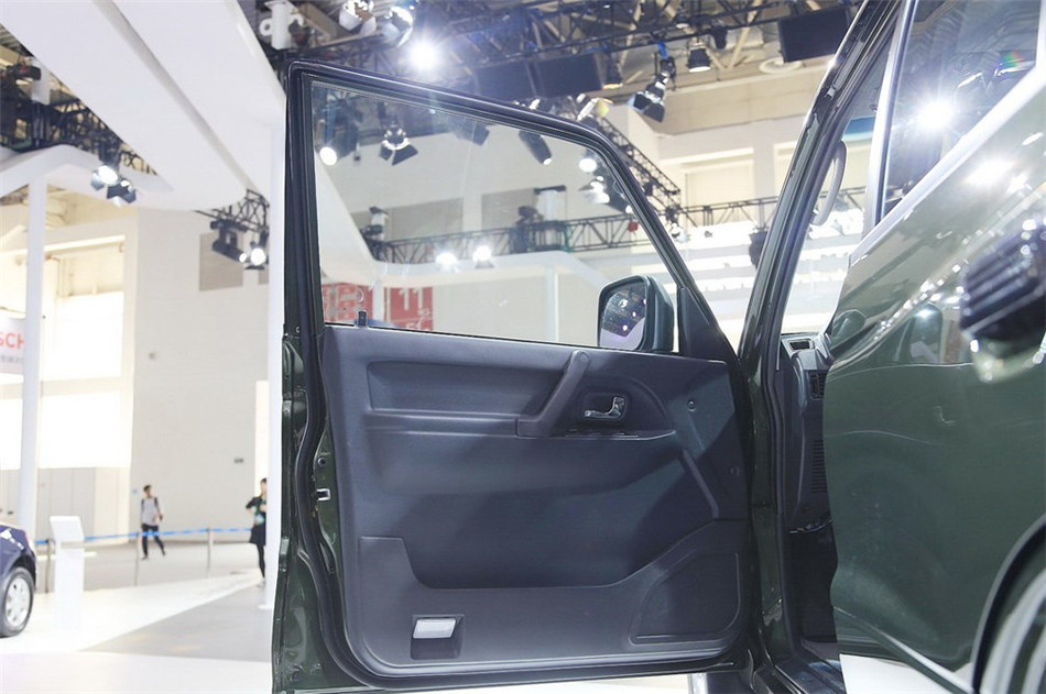 猎豹Q6 2014款 MT 四驱版 座椅空间