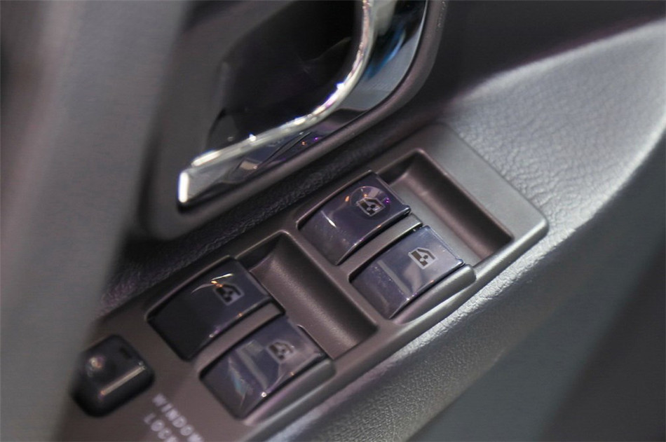 猎豹Q6 2014款 MT 四驱版 座椅空间