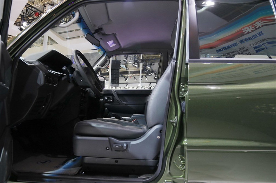 猎豹Q6 2014款 MT 四驱版 座椅空间