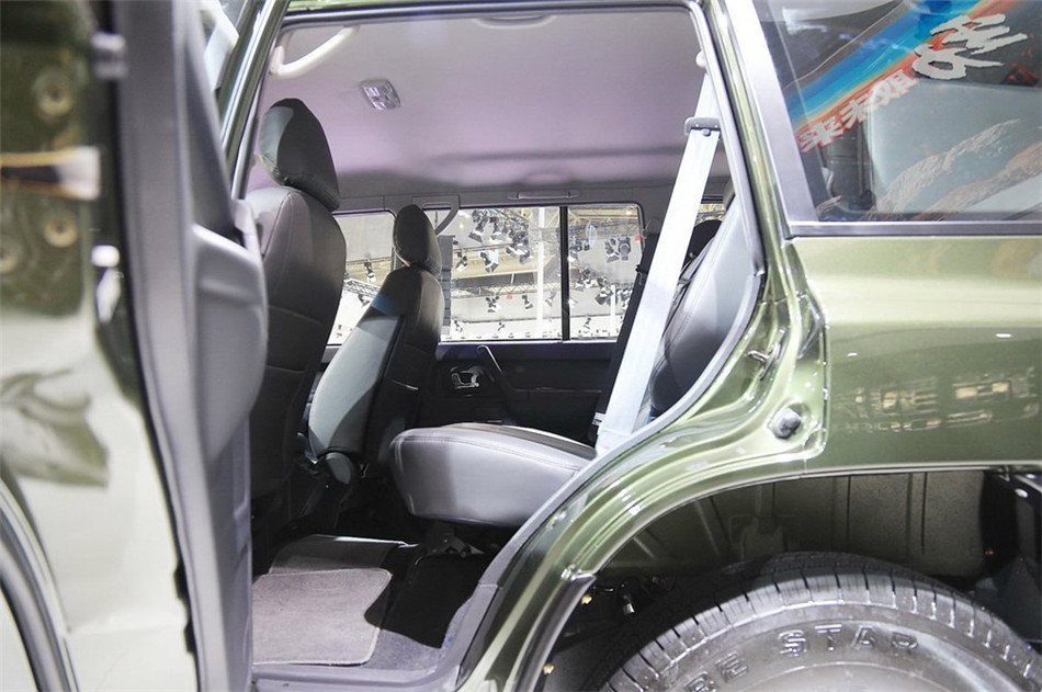 猎豹Q6 2014款 MT 四驱版 座椅空间