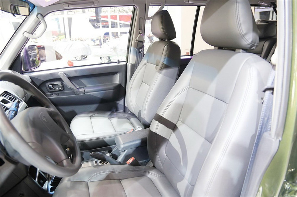 猎豹Q6 2014款 MT 四驱版 座椅空间