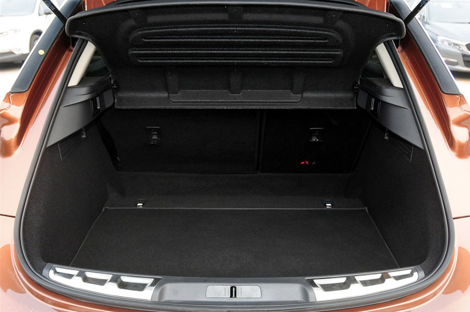 2014款 1.6T 豪华版THP200 座椅空间