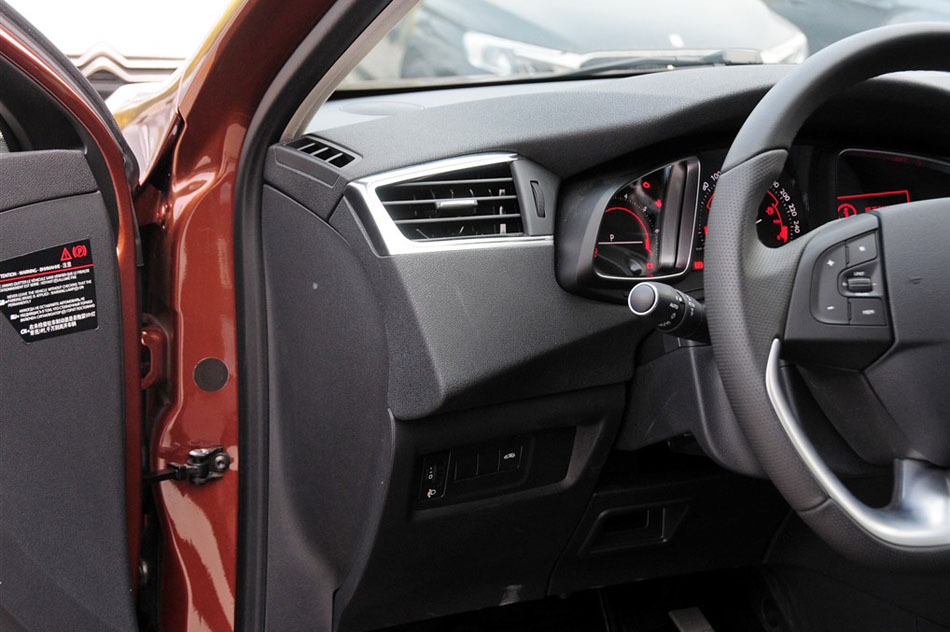 2014款 1.6T 豪华版THP200 内饰