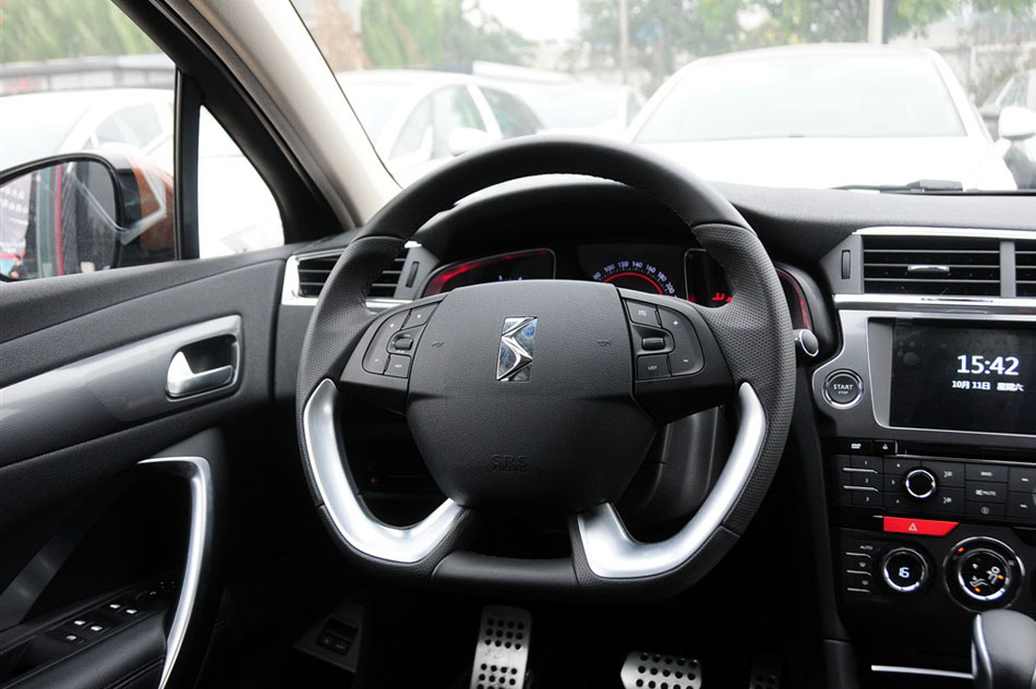 2014款 1.6T 豪华版THP200 内饰