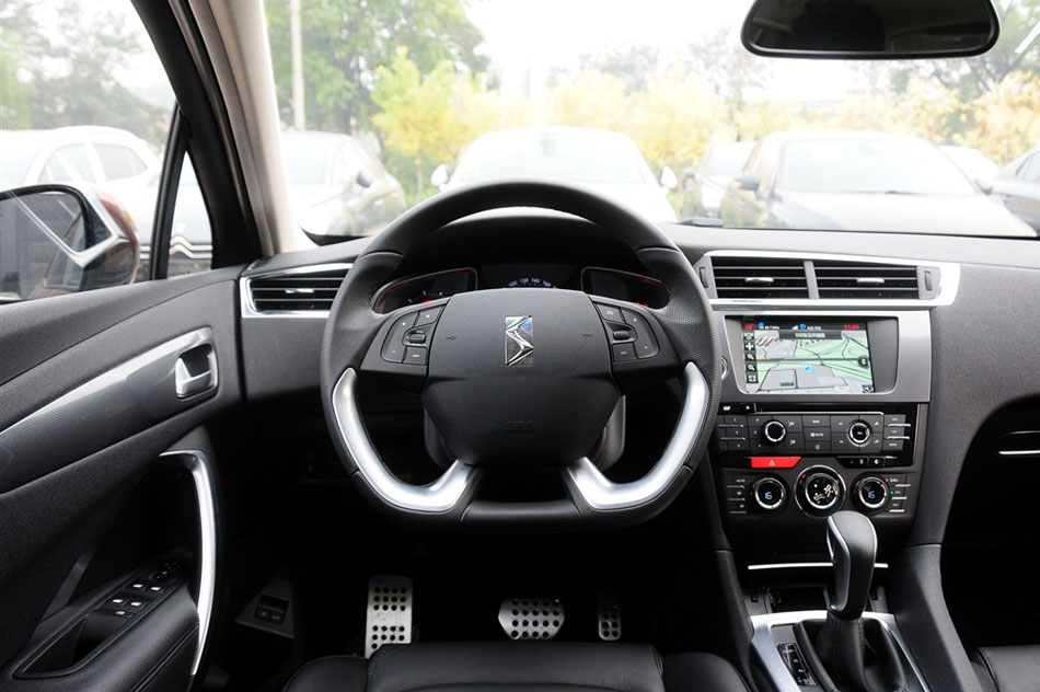 2014款 1.6T 豪华版THP200 内饰