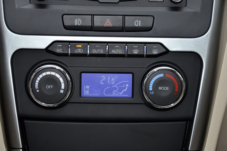 2014款 1.6L 手动豪华型 内饰