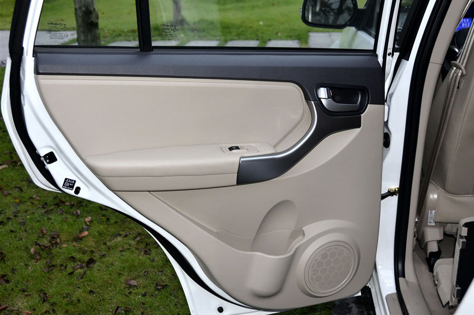 2014款 1.6L 手动豪华型 座椅空间