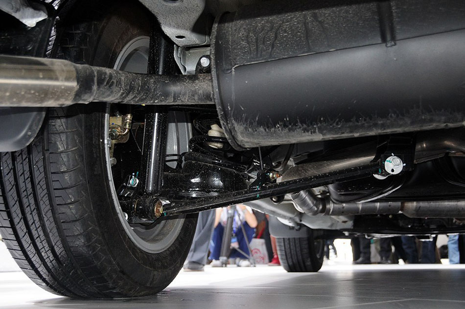 2014款 1.6L 手动豪华型 引擎底盘