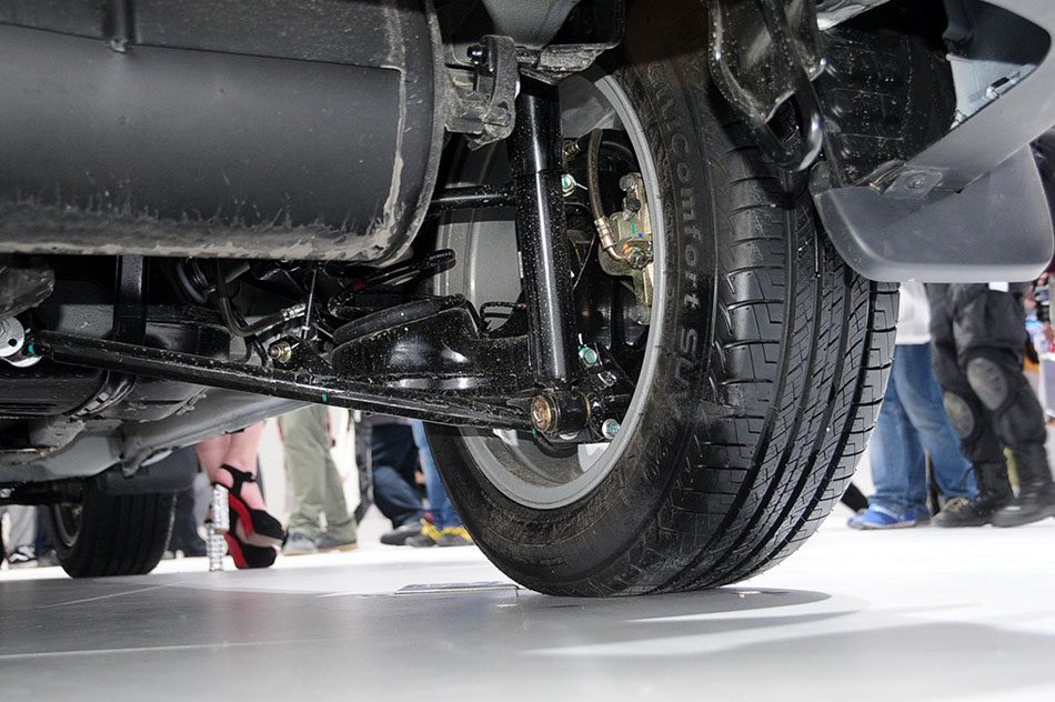 2014款 1.6L 手动豪华型 引擎底盘