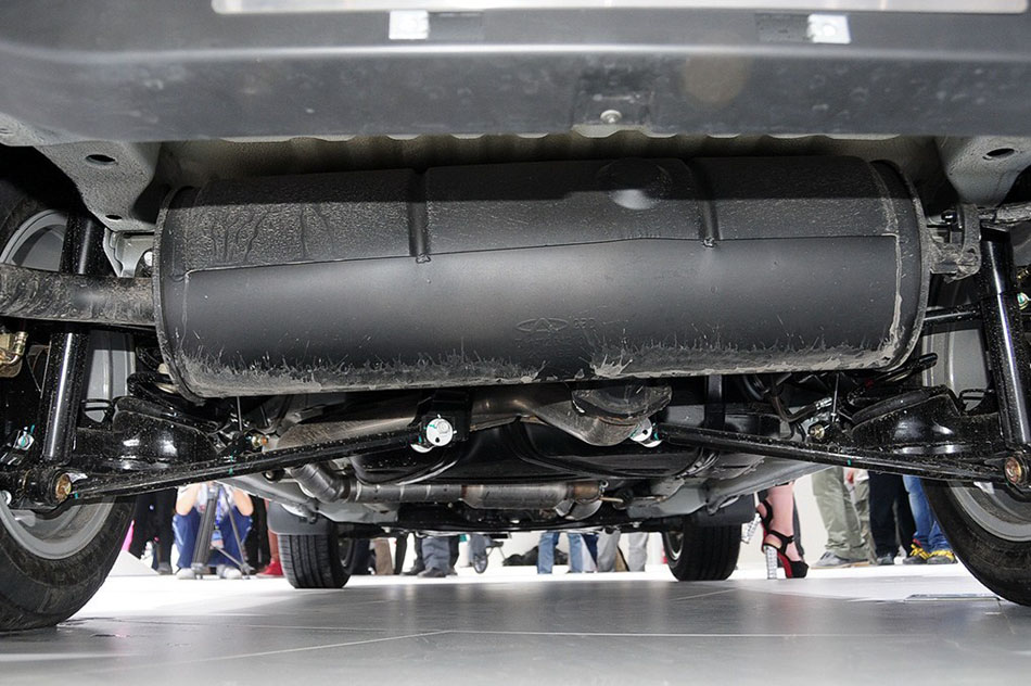 2014款 1.6L 手动豪华型 引擎底盘