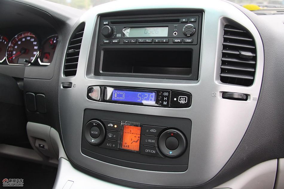 2010款风行菱智实拍图