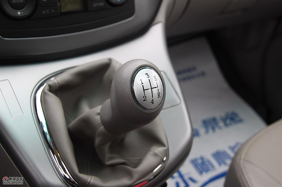 2010款风行菱智实拍图