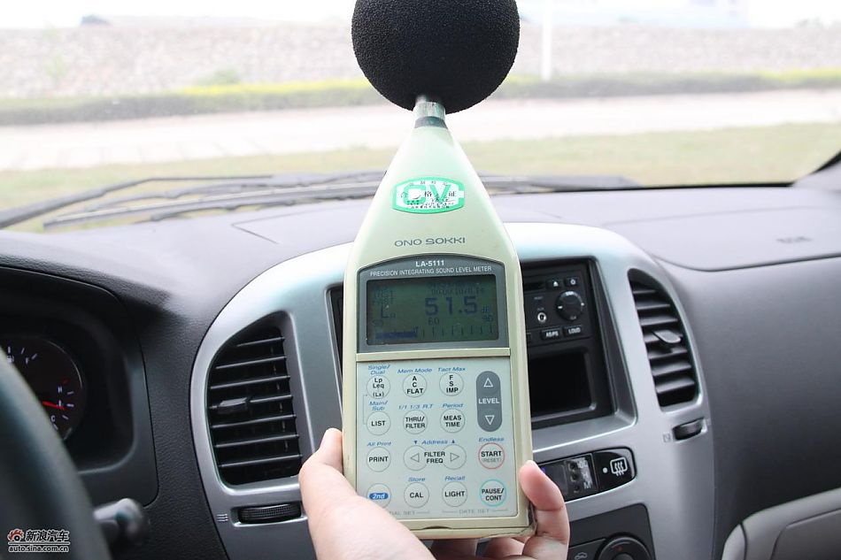 2010款风行菱智实拍图