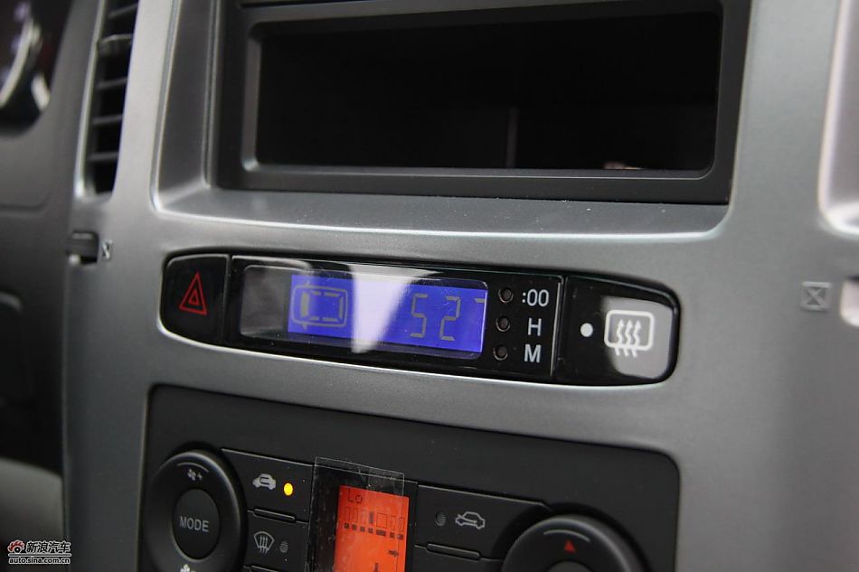 2010款风行菱智实拍图