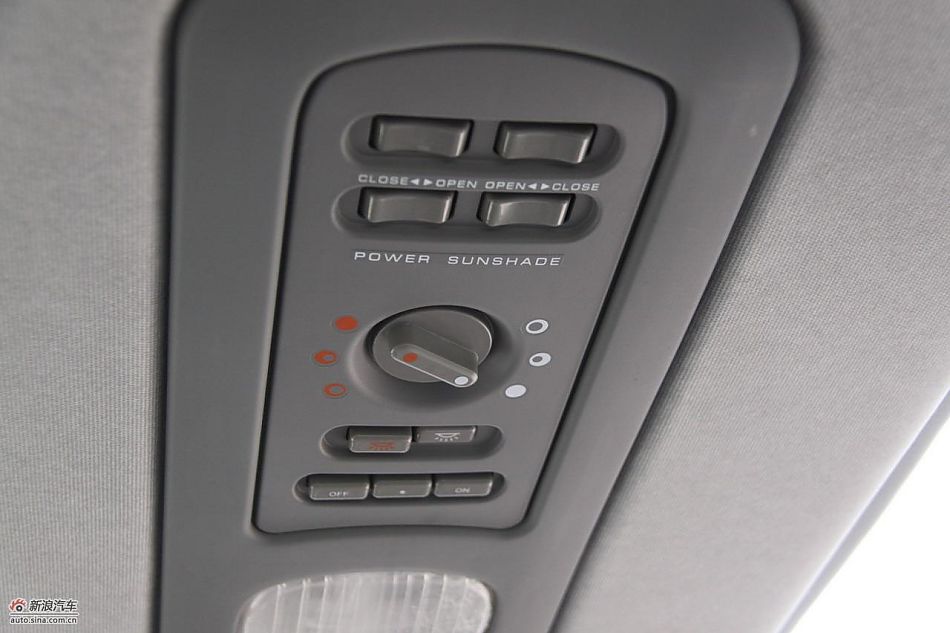 2010款风行菱智实拍图