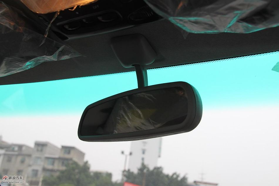 2010款风行菱智实拍图