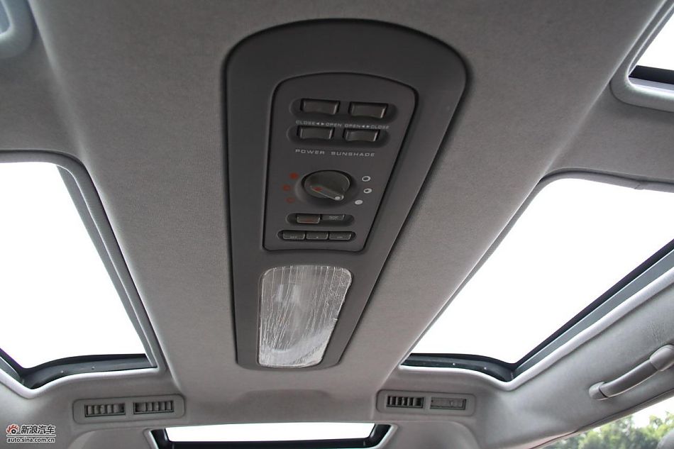 2010款风行菱智实拍图