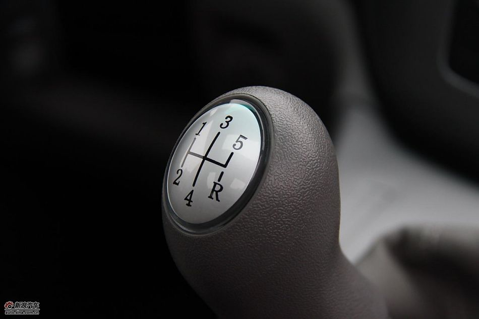 2010款风行菱智实拍图