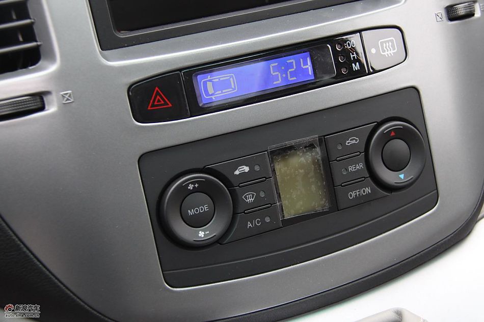 2010款风行菱智实拍图