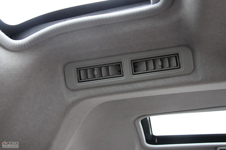 2010款风行菱智实拍图