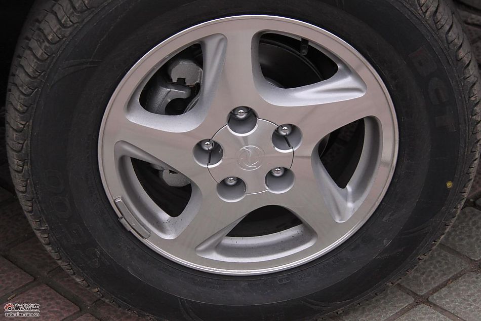 2010款风行菱智实拍图