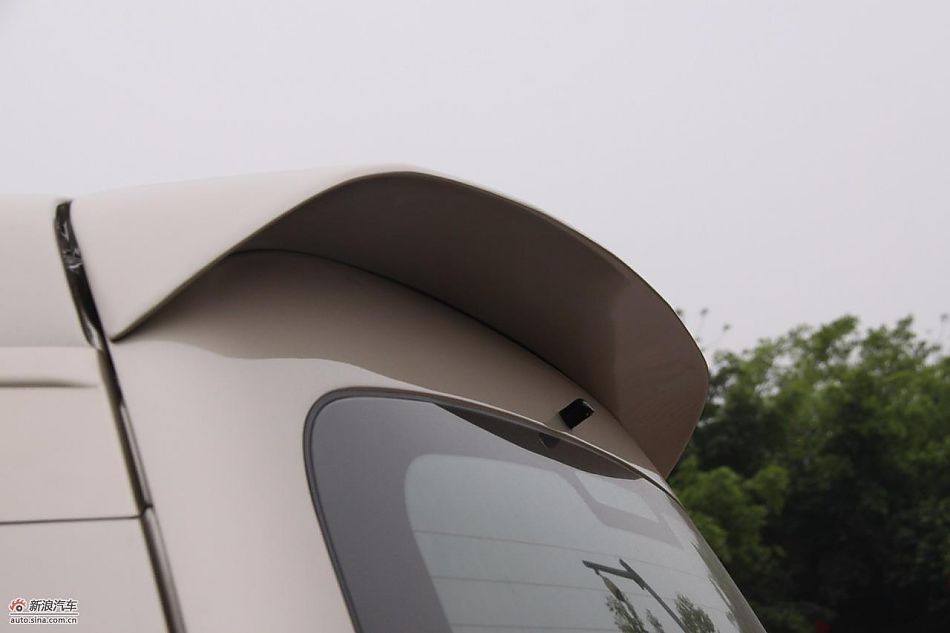 2010款风行菱智实拍图