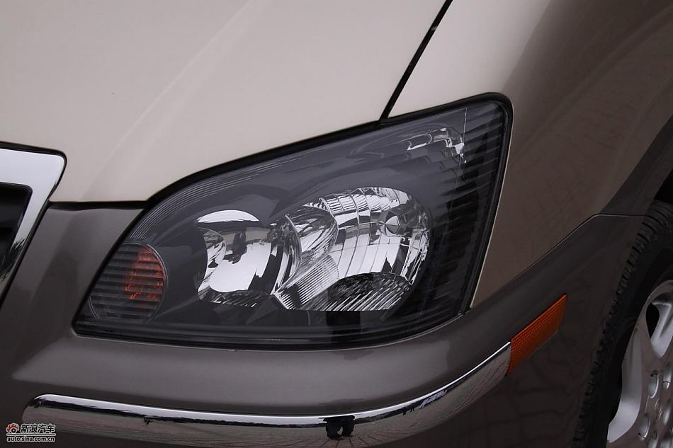 2010款风行菱智实拍图