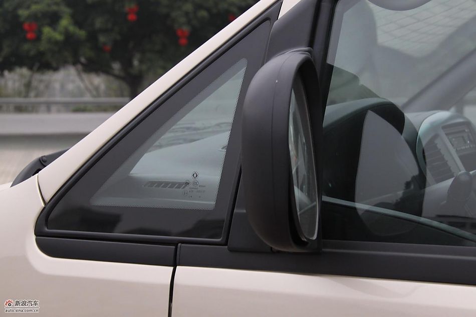 2010款风行菱智实拍图