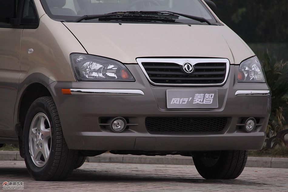 2010款风行菱智实拍图