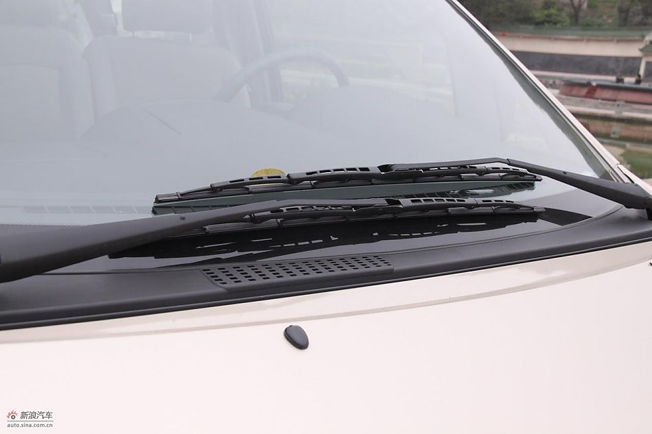 2010款风行菱智实拍图