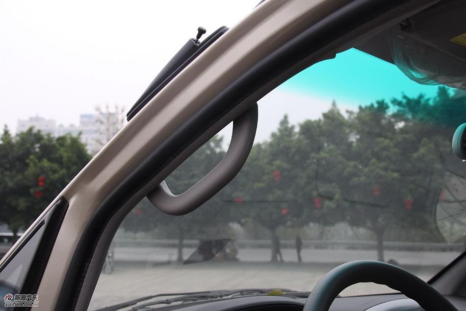 2010款风行菱智实拍图