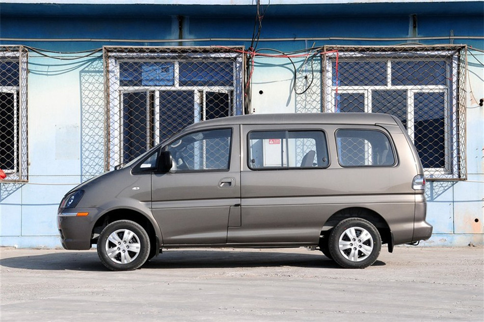 2013款菱智M3 1.6L手动标准型