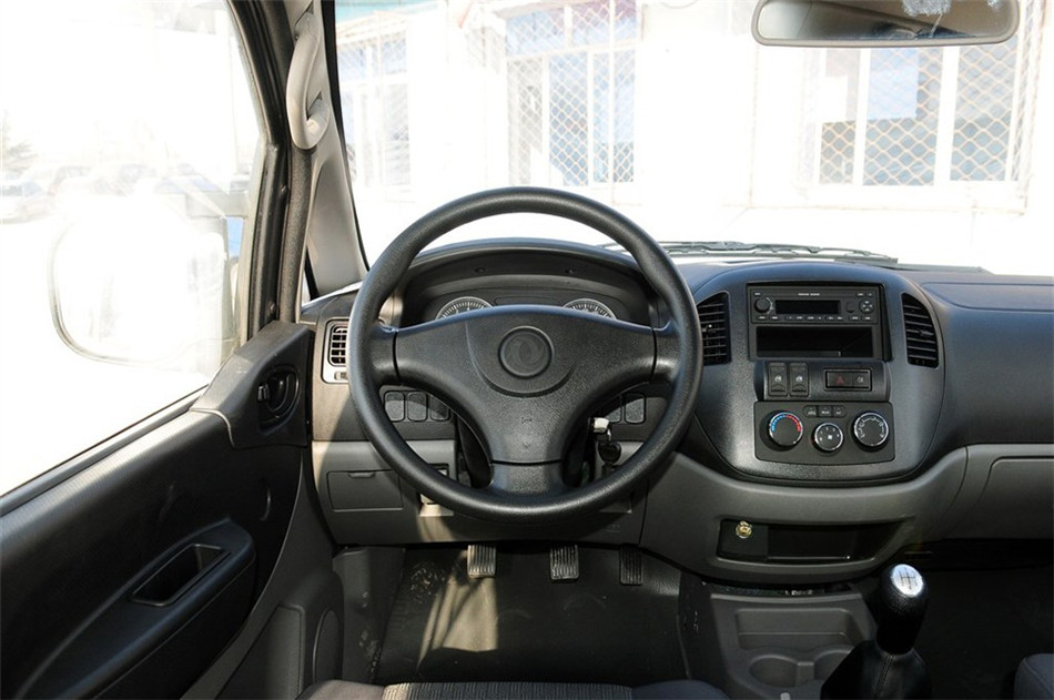 2013款菱智M3 1.6L手动标准型