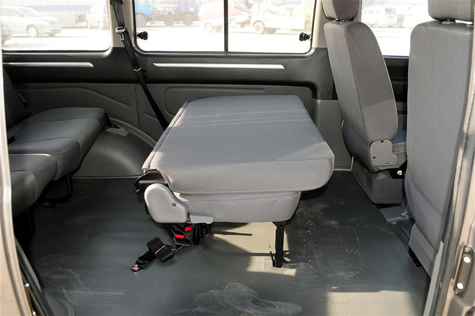 2013款菱智M3 1.6L手动标准型