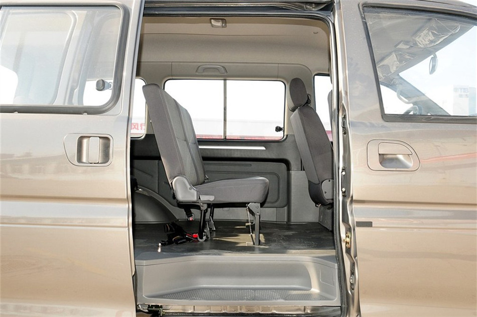 2013款菱智M3 1.6L手动标准型