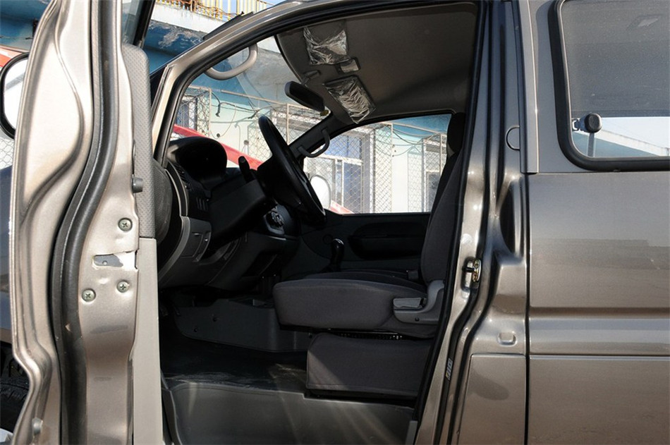 2013款菱智M3 1.6L手动标准型