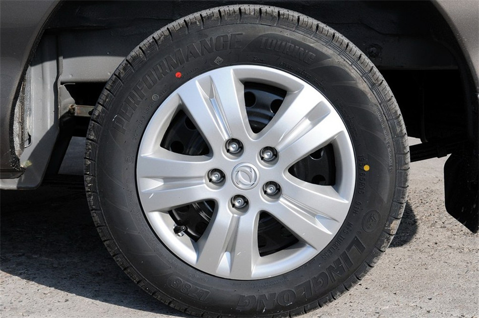 2013款菱智M3 1.6L手动标准型