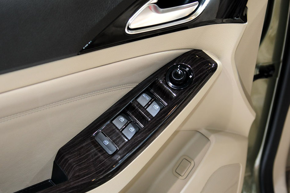 2014款 基本型 座椅空间