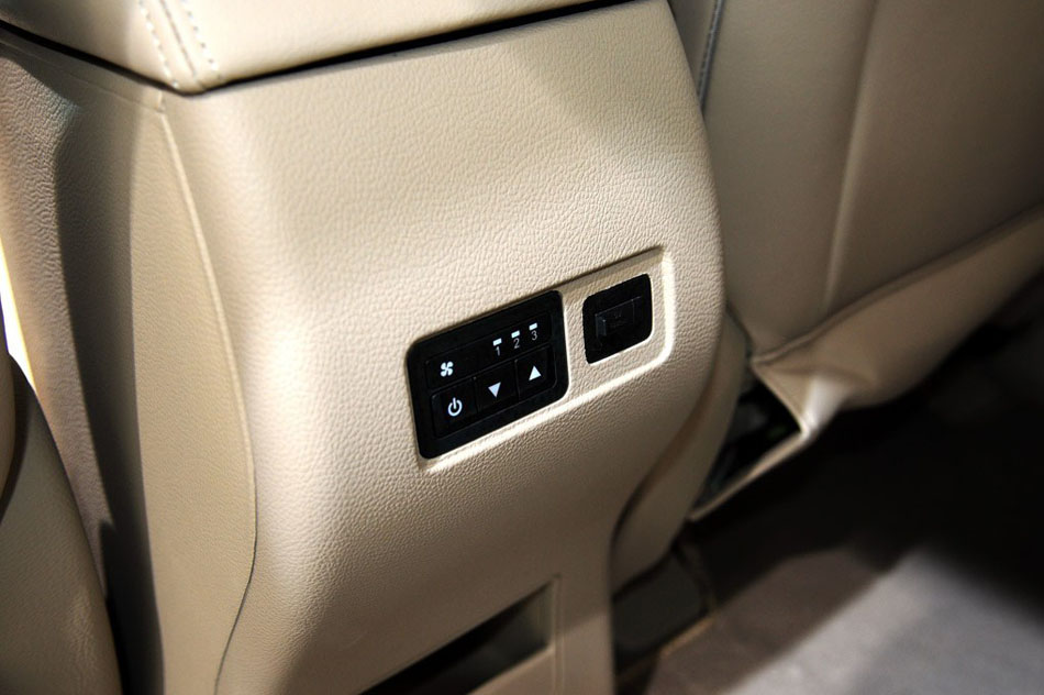 2014款 基本型 座椅空间