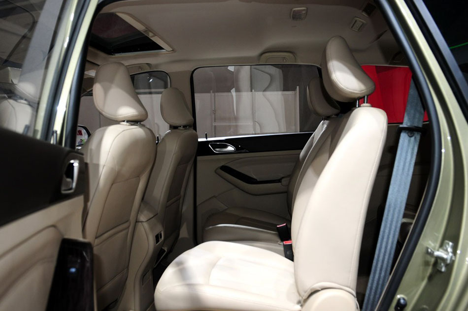 2014款 基本型 座椅空间