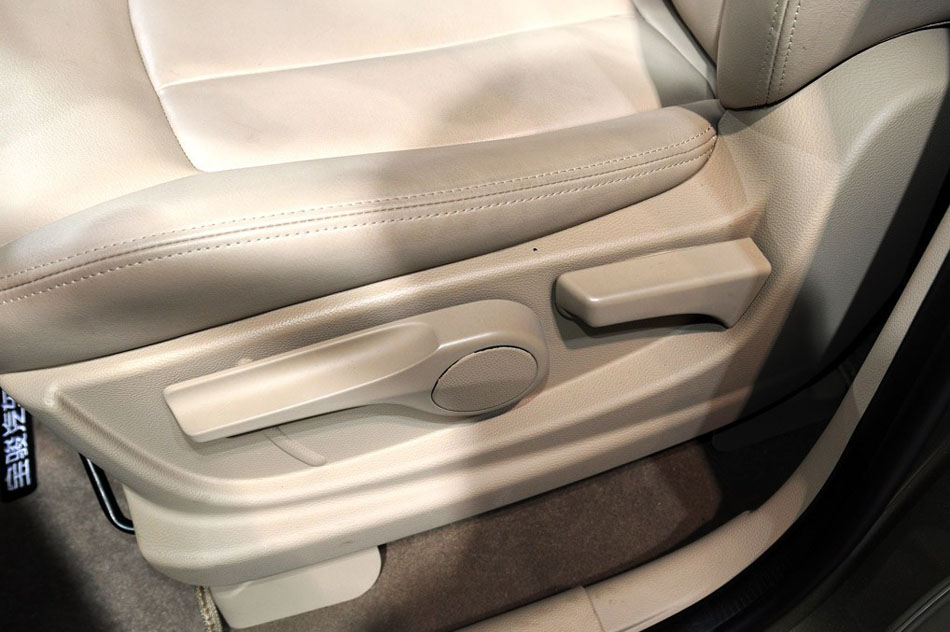 2014款 基本型 座椅空间